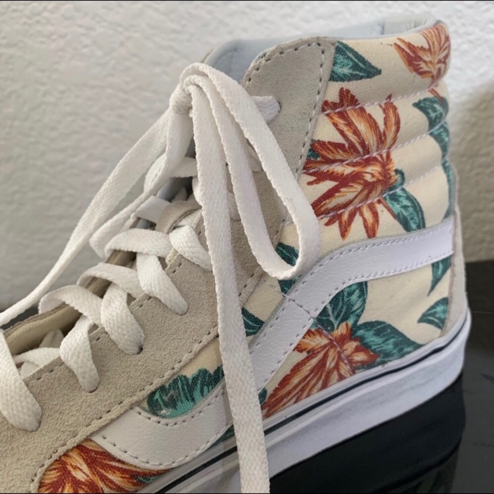 Tropical print hi top vans. Gently worn.